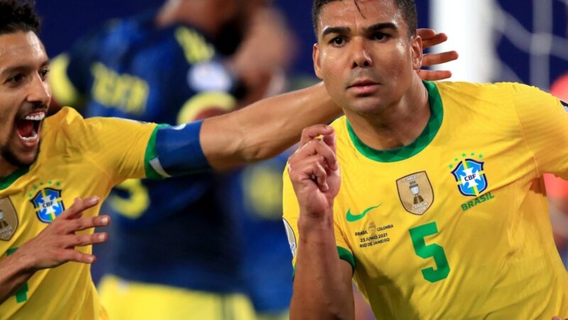 Casemiro marcou nos descontos para dar ao anfitrião Brasil uma vitória controversa sobre a Colômbia na Copa América